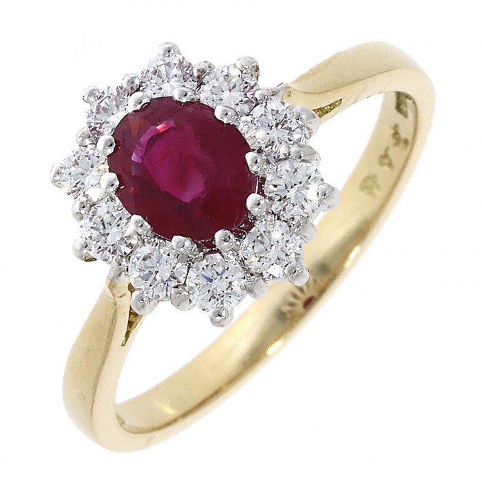 18ct Gold Ruby & Diamond Cluster Ring - R 1.50 D 0.83